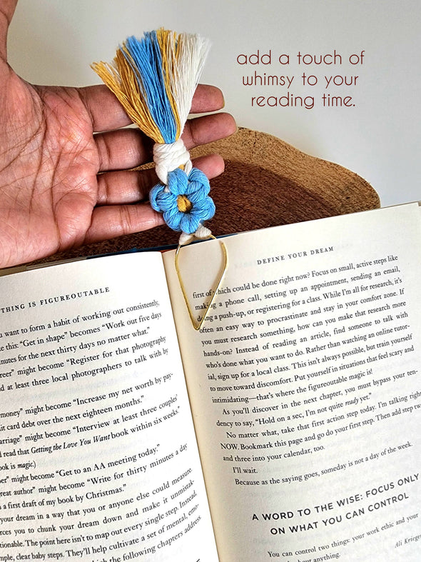 Macrame Daisy Flower Bookmark Charm, Handmade Book Accessory