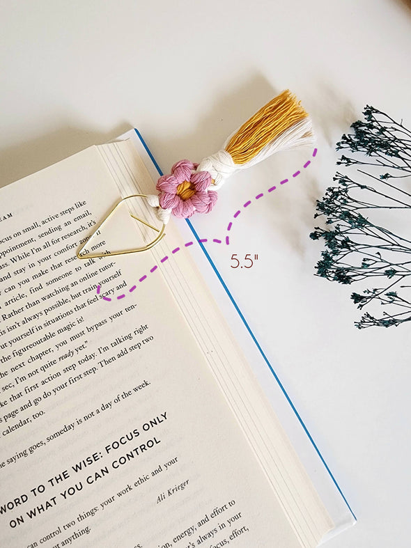 Macrame Daisy Flower Bookmark Charm, Handmade Book Accessory