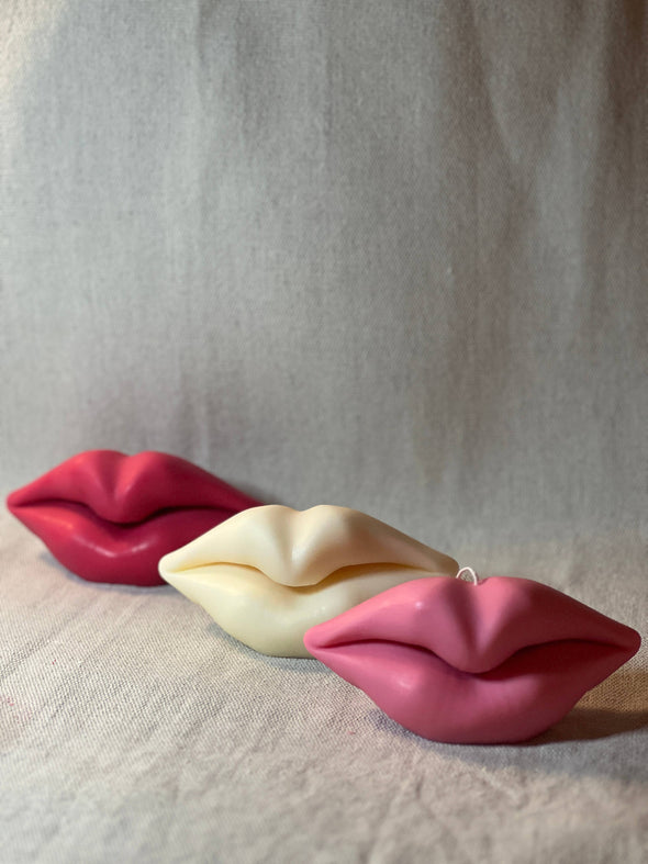 Kissable Glow: Luxurious Lip-shaped Candle