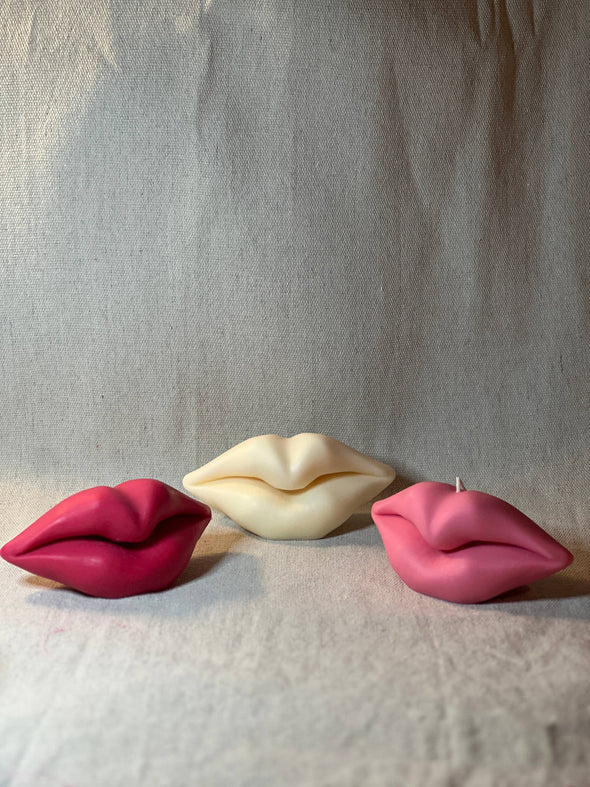 Kissable Glow: Luxurious Lip-shaped Candle